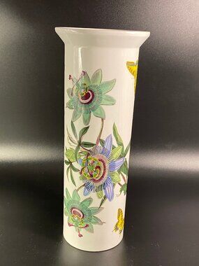 Extremely RARE ! Portmeirion Botanic Garden Blue Passion Flower  11" Serif  Vase